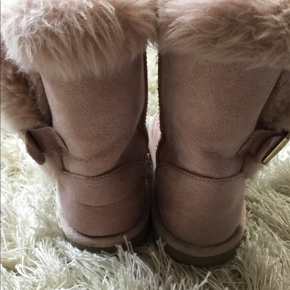 THE CHILDRENS PLACE Girls size 1 ROSE GOLD FAX FUR WINTER BOOTS - Picture 2 of 5